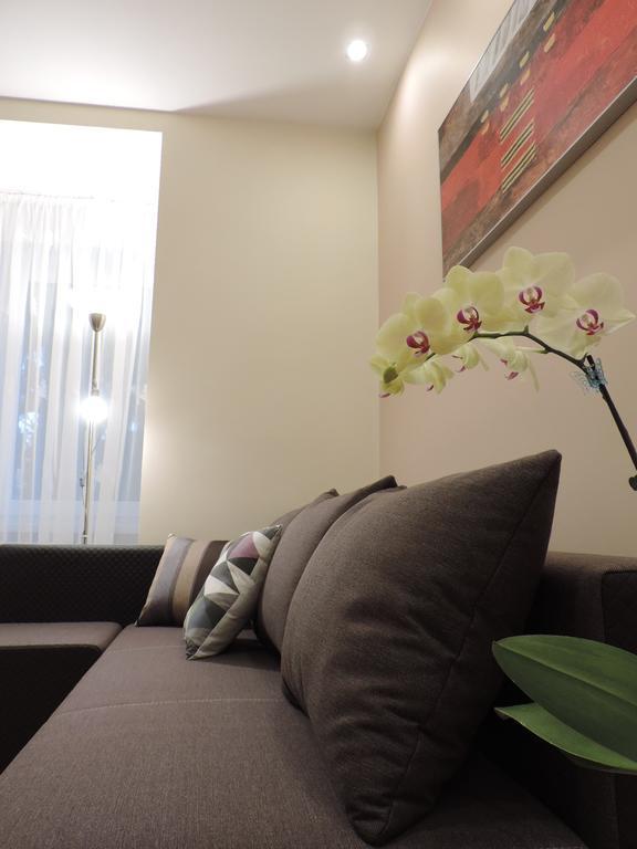 Violet Apartment *